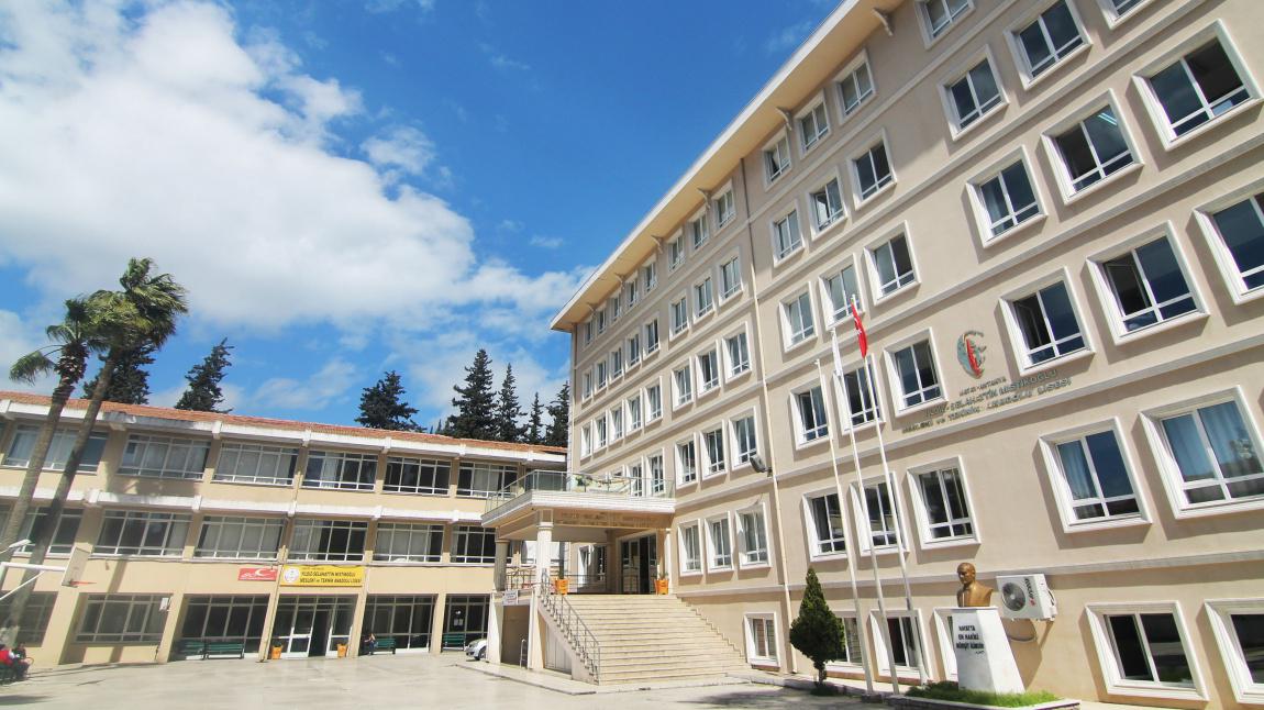 Yıldız-Selahattin Mıstıkoğlu Mesleki ve Teknik Anadolu Lisesi Fotoğrafı
